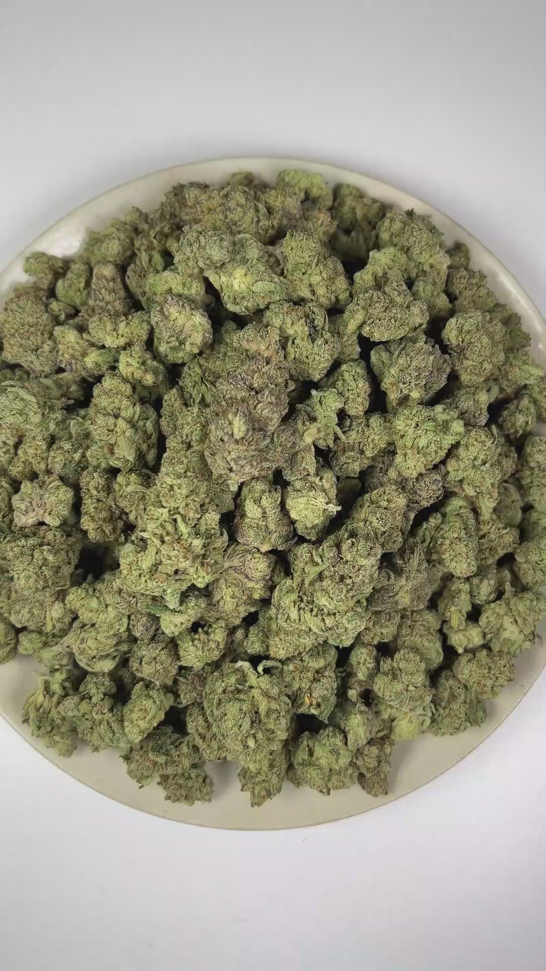 PUFFY Lithium OG Kush is an Indica-dominant hybrid THCa strain crafted from the distinguished cross of OG Kush and Master Kush. The aroma combines pungent notes with classic earthy kush undertones and fresh pine scents. Visually, dense forest green buds with purple hues and fiery orange pistils are coated in sticky trichomes. Consumers often report euphoric and uplifting effects accompanied by a sense of relaxation, calmness, and emotional ease.