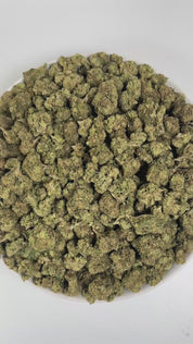 PUFFY Gelato 33 is a balanced hybrid THCa strain, expertly crafted by crossing the legendary Sunset Sherbet and Thin Mint GSC. The aroma bursts with zesty lime and juicy fruit notes, layered over a sharp, classic diesel undertone. Visually, the buds are compact and chunky, with dark green to purple hues, vibrant orange pistils, and a frosty trichome coat. Consumers often report fast-acting, uplifting effects that bring mental clarity, elevated mood, stress relief, and a natural ease that enhances creativity