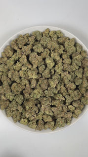 PUFFY Elmer’s Glue is a balanced hybrid THCa strain, created from the iconic pairing of GG4 (Gorilla Glue 4) and The White. The aroma is a vibrant mix of fruity, funky, and gassy notes, leaving a bold and distinctive scent. Visually, dense forest-green buds with hints of purple are threaded with fiery orange pistils and coated in a sparkling layer of sticky trichomes. Consumers often report experiencing a euphoric sense of well-being, paired with deep relaxation and heightened focus, while also feeling upli