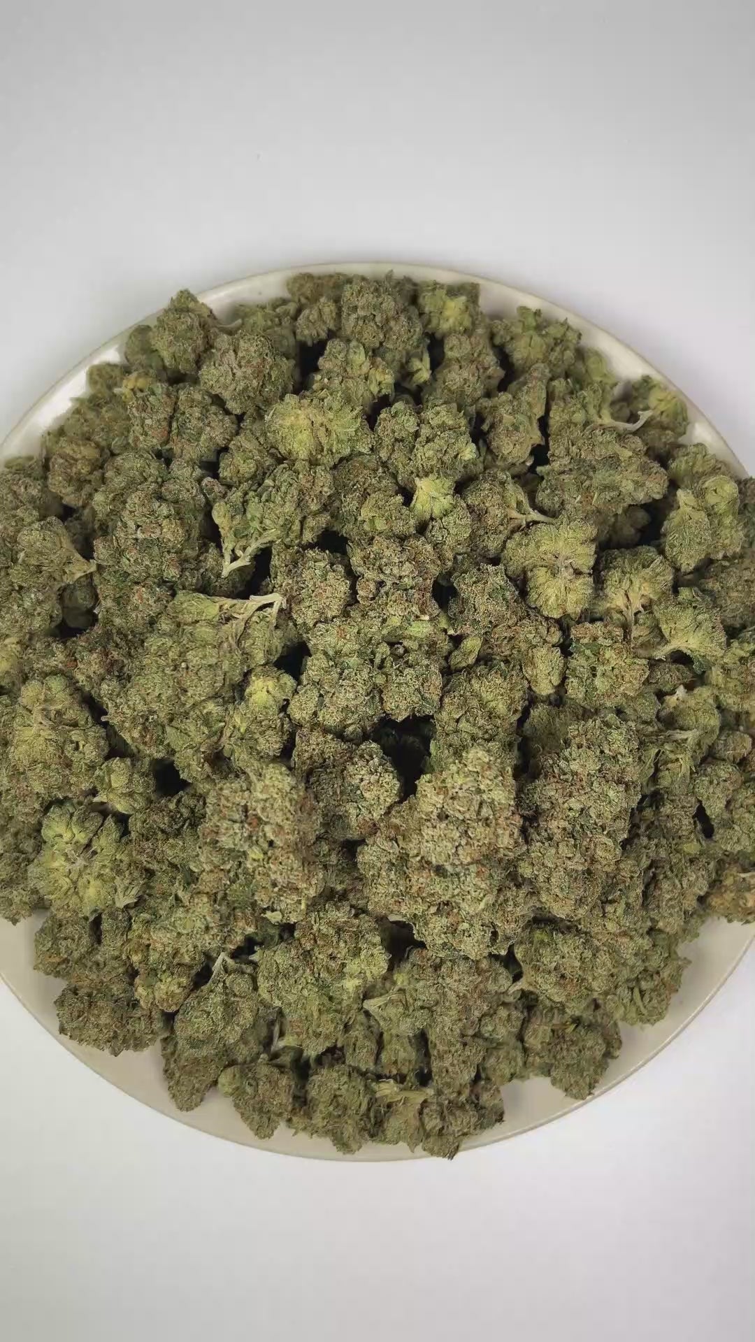 PUFFY White Fire OG is a balanced hybrid THCa strain, crafted from the legendary lineage of Fire OG and The White. The aroma is an alluring blend of pungent gassy notes, delicate florals, and rich, earthy wood tones. Visually, dense forest green buds with hints of purple, bright orange pistils, and a thick coating of sparkling trichomes. Consumers often report a balanced wave of euphoria with uplifting energy, enhanced focus, and a smooth sense of relaxation. 