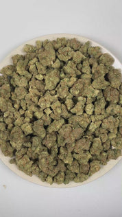 PUFFY Dutch Punch is an indica-dominant THCa strain emerging from the renowned pairing of Purple Punch and Dutch Treat. The aroma hits with sharp diesel fuel, layered with harsh chemical undertones, and finishes with a deep, lingering skunky funk. Visually, dense forest green buds with purple hues and fiery orange pistils are coated in sticky trichomes. Consumers often report an euphoric, mood-lifting head high paired with deep physical relaxation that settles the body into a calm, restful state. 