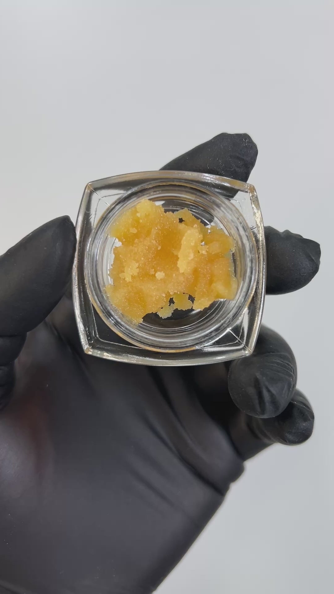 PUFFY THCa Guavanade Badder: is a premium sativa-dominant hybrid concentrate crafted from fresh-frozen flower and expertly cured into a smooth, scoopable badder. It delivers an invigorating aroma of tropical citrus with sweet guava undertones, offering a bright and flavorful experience with every dab.
