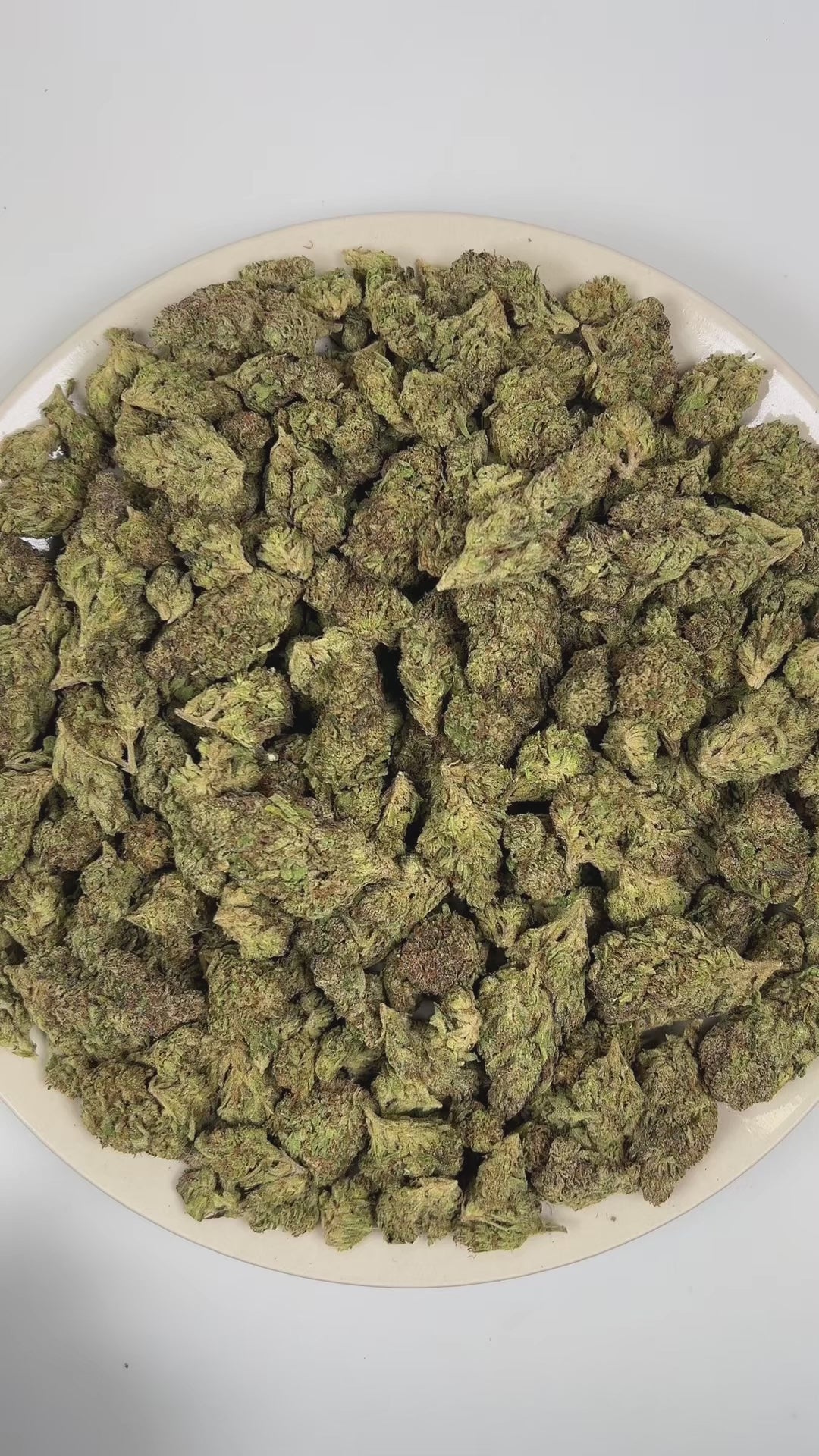 PUFFY Grand Daddy Purple is an indica-dominant hybrid THCa strain bred from a legendary three-way genetic cross of Mendo Purps, Skunk, and Afghan landrace lineage. Aroma is richly expressive, delivering deep dank, sharp skunky, and heavy gassy notes. Visually, dense forest green buds with purple hues and fiery orange pistils are coated in sticky trichomes. Consumers often report a euphoric mood lift paired with deep, full-body relaxation that gently eases tension while elevating overall mood. 