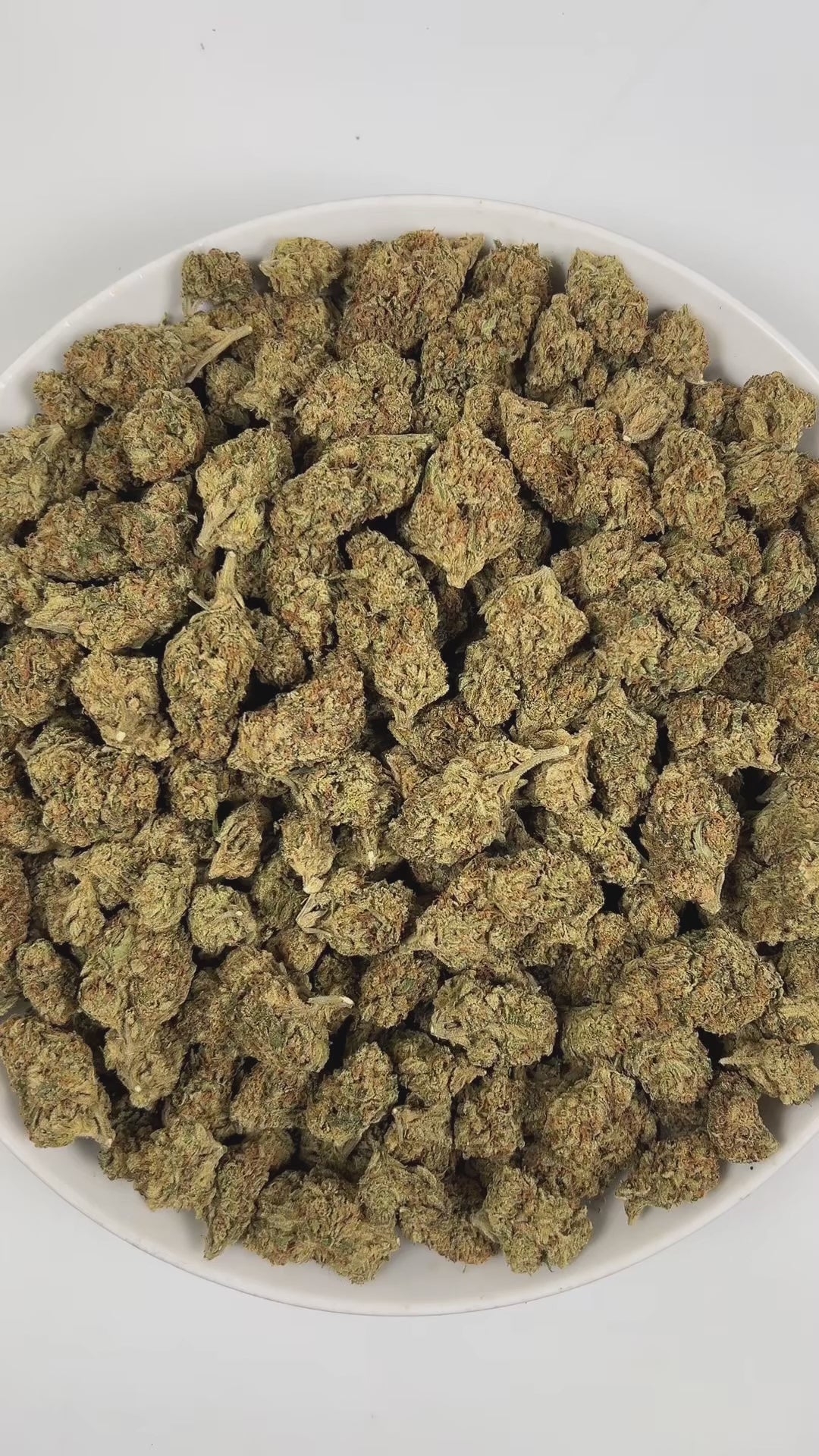 PUFFY White Fire OG is a balanced hybrid THCa strain, crafted from the legendary lineage of Fire OG and The White. The aroma is a refreshing blend of eucalyptus, subtle chemical undertones, and soothing hints of lavender. Visually, dense light-green buds with hints of purple, bright orange pistils, and a thick coating of sparkling trichomes. Consumers often experience an immediate spark of mental clarity and creative energy that gently flows into a calming, tension-relieving body high.