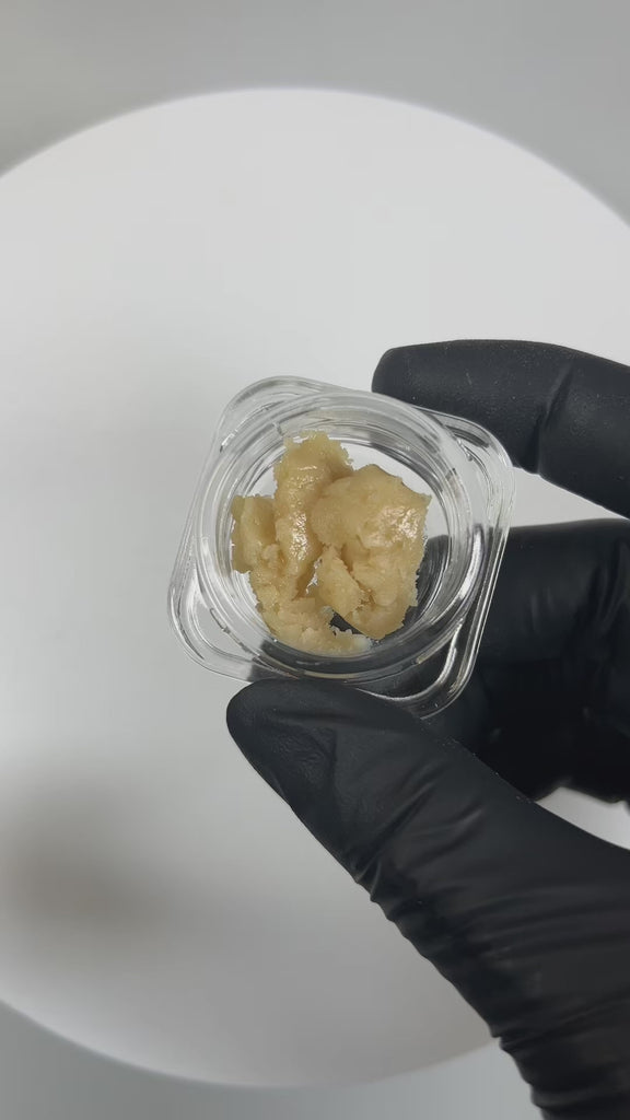 Puffy True Kush is an indica-leaning THCa strain that hits with a bold gassy diesel aroma. It delivers a calming experience with a light cerebral ease that settles into deep full-body relaxation, ideal for unwinding and end-of-day stress relief.