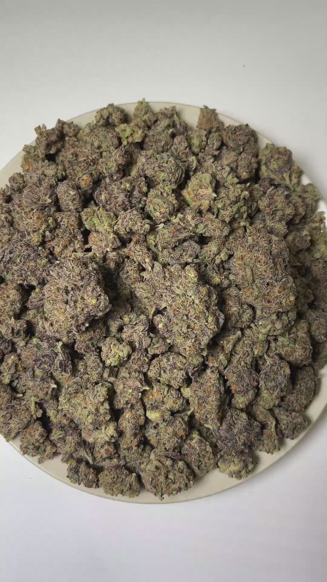 PUFFY Mango Habanero is an indica-dominant hybrid THCa strain signature SFV OG phenotype cultivated from The Cali Connection’s distinguished genetic heritage. The aroma is an elevated fusion of ripe mango, lush tropical fruit, and rich fuel notes. Visually, dense deep forest green buds with purple hues and fiery orange pistils are coated in sticky trichomes. Consumers often report a euphoric and energized experience with enhanced creativity, clear focus, and a relaxed sense of ease.