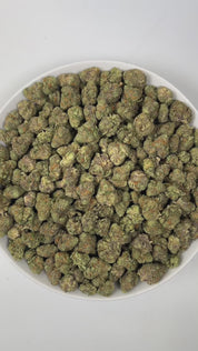 PUFFY Sherb BX1 is an indica-dominant hybrid THCa strain, created by expertly crossing Sherbet × backcross to Sherbet. The aroma is a refreshing blend of spearmint, complemented by crisp pine notes and subtle underlying chemical nuances, creating a distinctive and invigorating scent profile. Visually, dense pine green buds with purple hues and fiery orange pistils are coated in sticky trichomes. Consumers often report deep physical relaxation, a pronounced sense of euphoria, and a happy, content mental stat