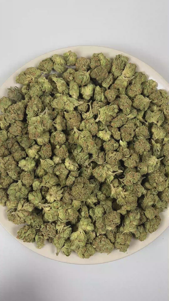 PUFFY Velvet Punch is an indica-dominant hybrid THCa strain crafted from the standout genetics of  GMO and Nookies. Aroma is a bright blend of crisp green apples layered with juicy berries and a zesty hint of fresh lemon. Visually, dense spring green buds with purple hues and fiery orange pistils are coated in sticky trichomes. Consumers often report feeling euphoric and deeply relaxed, followed by a sleepy, calming effect that encourages rest and unwinding. 