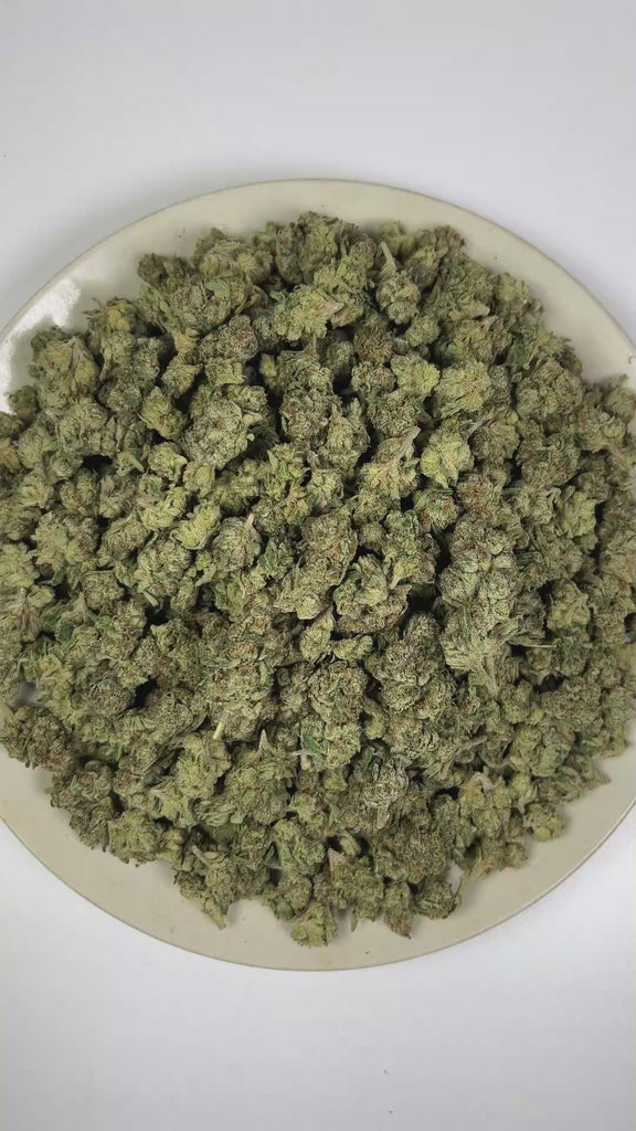 PUFFY Zutopia is a balanced hybrid THCa strain with genetics that have yet to be publicly revealed, leaving its true lineage unknown. The aroma features zesty citrus notes complemented by a sweet, fruity fragrance reminiscent of fresh, ripe fruit. Visually, dense forest green buds with purple hues and fiery orange pistils are coated in sticky trichomes. Consumers often report feeling euphoric, uplifted, focused, and relaxed, with an improved mood and a balanced sense of calm and mental clarity.