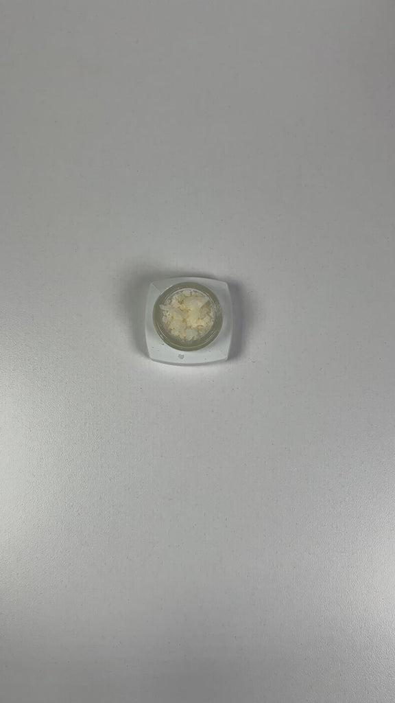 PUFFY THCa White Runtz: Extract crumble using butane or liquefied petroleum gas. This type of concentrate is extremely potent, and the crumb-like consistency makes it easy to dose.