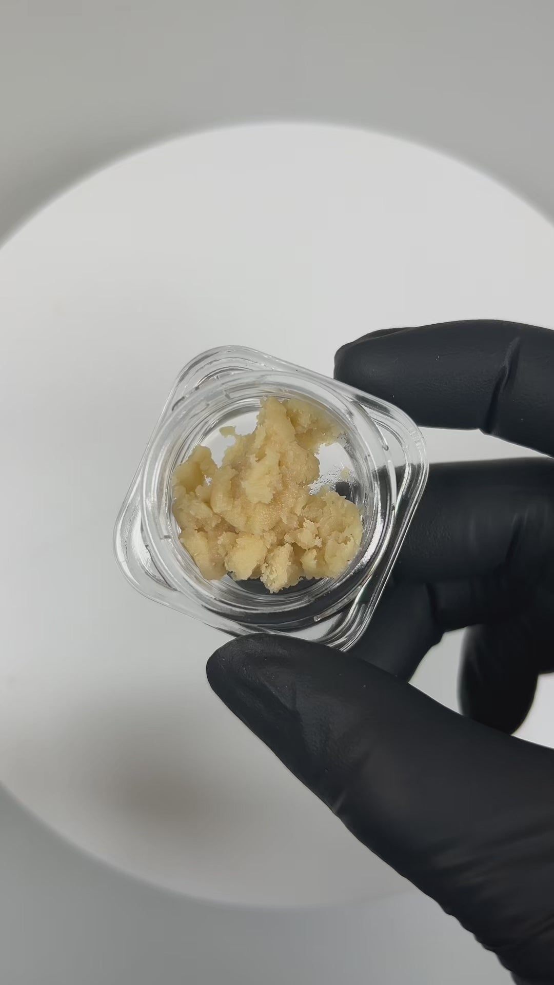 Puffy High Fructose Corn Syrup is a hybrid THCa strain with a sharp citrus aroma layered with chemical funk. It delivers an uplifting cerebral buzz that gently settles into light, calming relaxation, perfect for keeping a smooth, focused mindset.