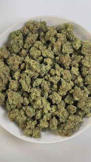 PUFFY Super Jack Herer is a sativa-dominant hybrid THCa strain, born from the legendary cross of Super Silver Haze and Jack Herer. The aroma is a bold fusion of sharp asphalt, warming spices, pungent chemicals, and zesty citrus notes. Visually, the buds are dense and light-green, accented by fiery orange pistils and coated in a sparkling layer of trichomes. Consumers often report a surge of energy that enhances focus, sparks creativity, and makes it an ideal choice for daytime use.

