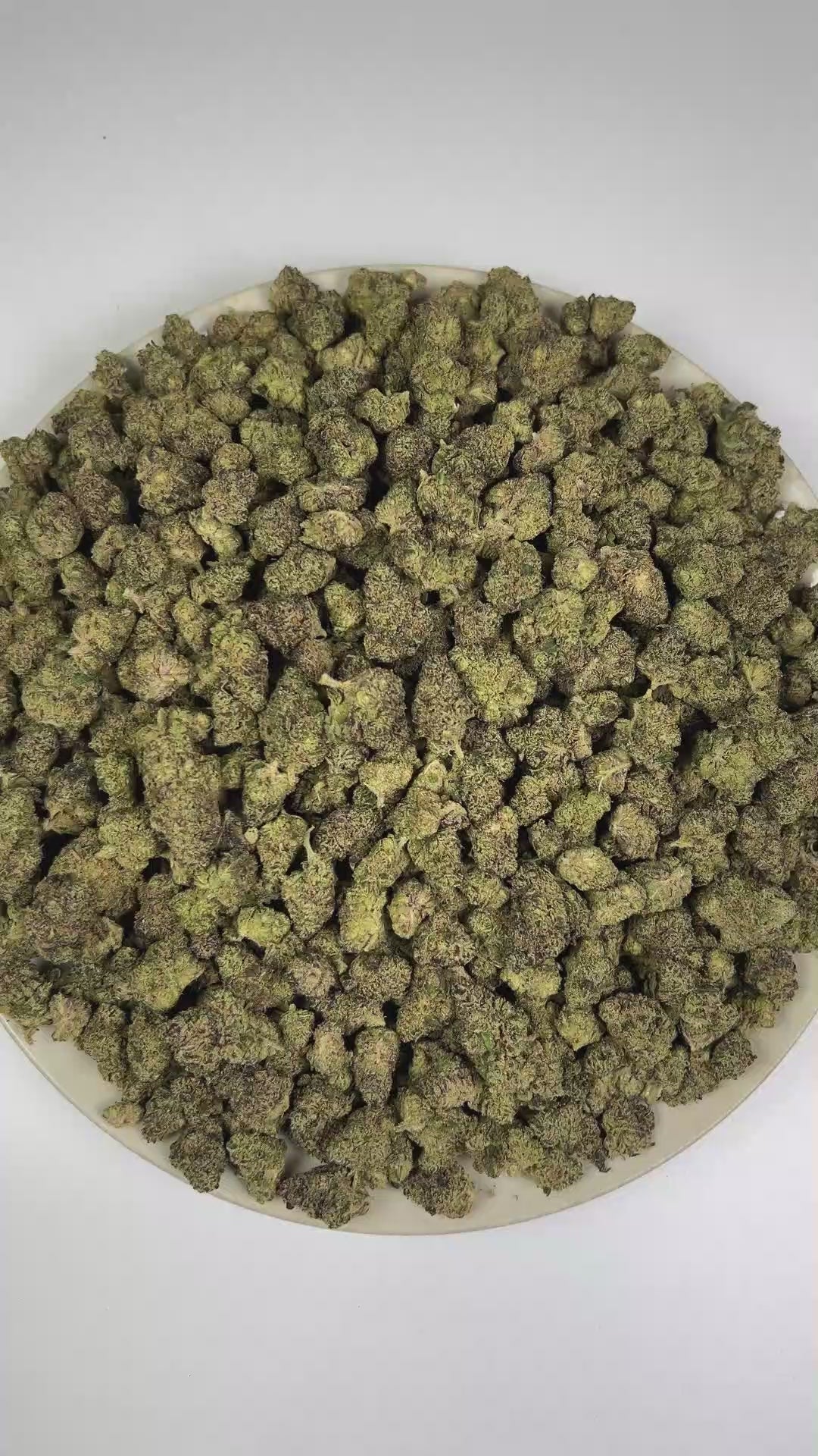 PUFFY Hash Burger (smalls) is an indica-dominant hybrid THCa strain, born from the masterful cross between Han Solo Hash Plant and Double Burger. The aroma is rich and savory, layered with pungent onion and refined garlic notes. Visually, dense forest-green buds with purple hues and fiery orange pistils are coated in sticky trichomes. Consumers often report an experience that begins with a euphoric cerebral rush, gradually easing into deep body relaxation that delivers uplifting, mood-enhancing effects idea