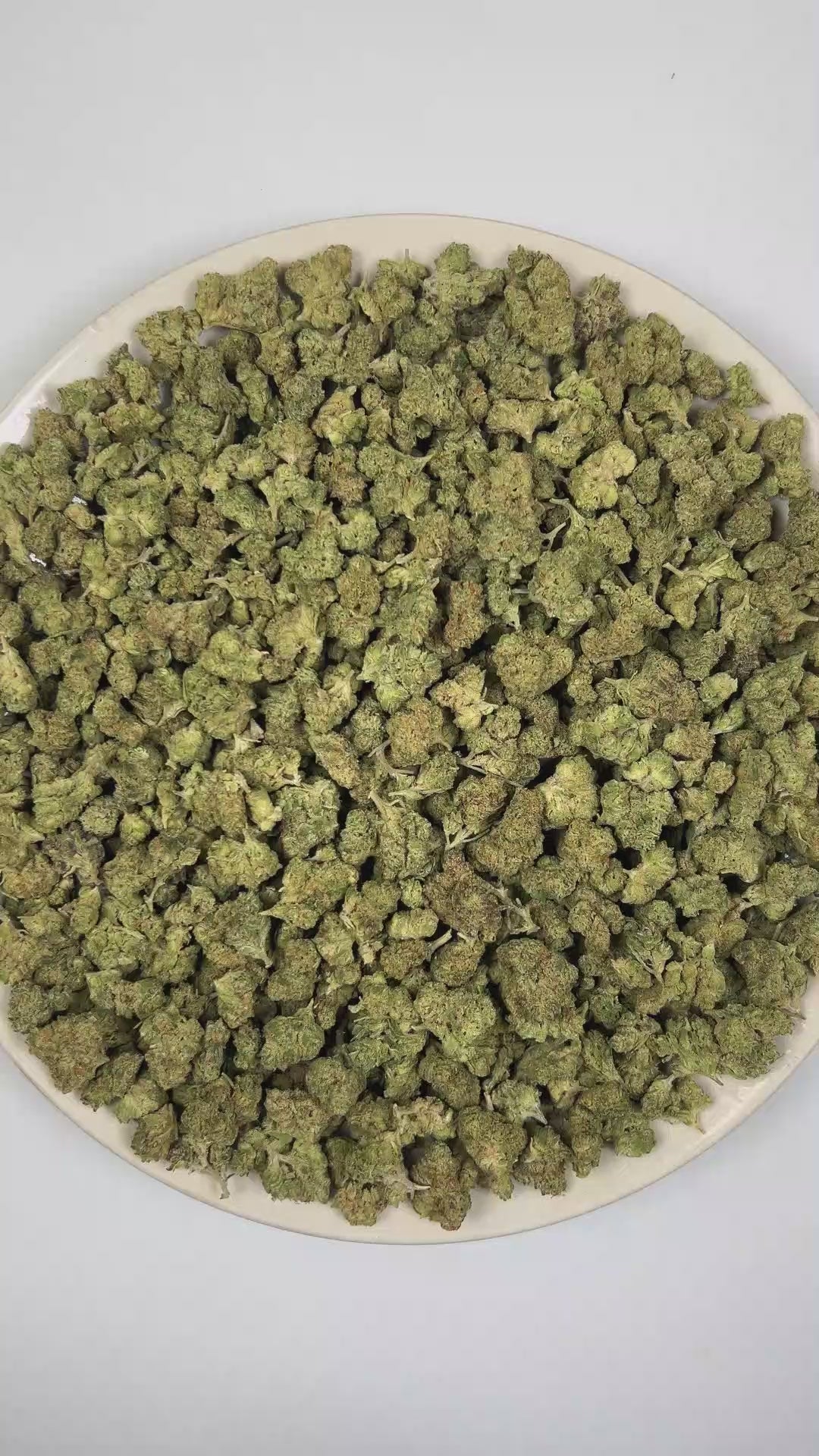PUFFY Hash Burger (smalls) is an indica-dominant hybrid THCa strain, born from the masterful cross between Han Solo Hash Plant and Double Burger. The aroma presents a savory blend led by sharp onion and rich garlic notes, rounded out by warm, earthy spices that add depth and complexity. Visually, dense forest-green buds with purple hues and fiery orange pistils are coated in sticky trichomes. Consumers often report an experience that begins with a euphoric cerebral rush, gradually easing into deep body rela