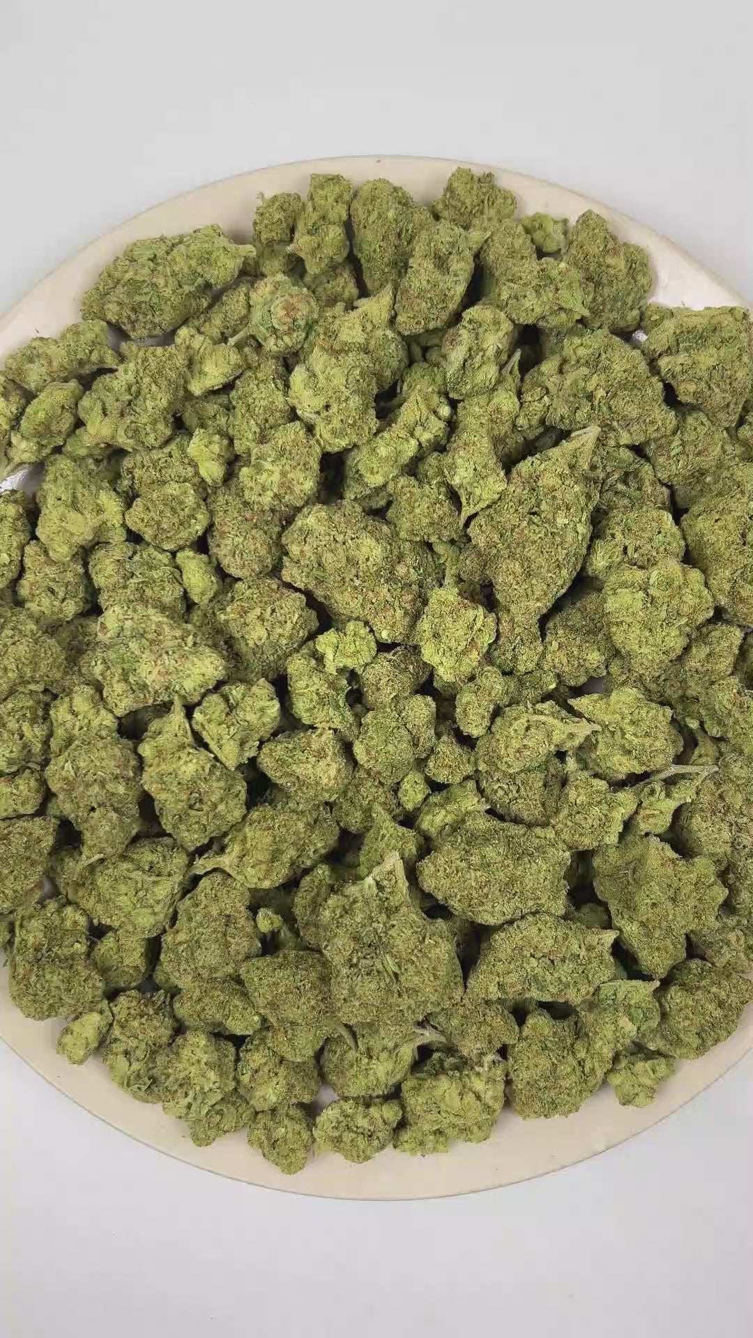 PUFFY Guava is a sativa-dominant hybrid THCa strain bred through the premium union of Gelato and Stardawg. The aroma opens with bold cheesy notes, followed by a pungent earthiness and an unmistakably funky, stinky finish. Visually, the buds are dense, with green tones, bright orange pistils, and a frosty trichome coating. Consumers often report a euphoric shift in mood paired with an uplifted, content state that enhances creativity and supports a more focused, sharp mental clarity.  