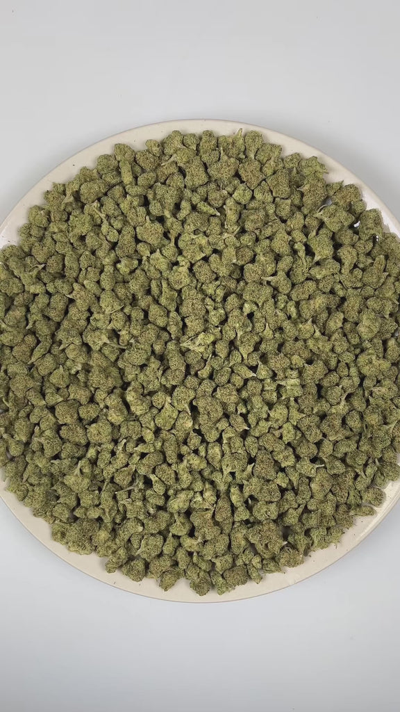 PUFFY Gelato 33 (smalls) is a balanced hybrid THCa strain bred from the exceptional pairing of Sunset Sherbet and Thin Mint GSC. The aroma bursts open with a bold fusion of fruity sweetness layered over gassy undertones and sharp chemical nuances. Visually, dense deep forest green buds with purple hues and fiery orange pistils are coated in sticky trichomes. Consumers often report euphoric, uplifting effects that promote mental clarity, elevate mood, ease stress, and enhance creativity and social interactio