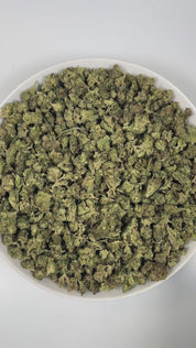 PUFFY Pink Guava (smalls) is a balanced hybrid THCa strain that blends the best of Nepali Pink and Guava. The aroma unfolds with a creamy richness, layered over soft, nutty notes of rice and a subtle, lingering sweetness. Visually, dense pine green buds with purple hues and fiery orange pistils are coated in sticky trichomes. Consumers often report experiencing euphoria, happiness, relaxation, and enhanced focus, enjoying a balanced mental stimulation paired with calming body effects.