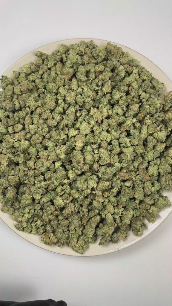 PUFFY Killer Cupcakes (smalls) is a balanced hybrid THCa strain bred from the unique genetic combination of (Killer Queen × Cindy-99) × Ice Cream Cake. The aroma is a decadent blend of sweet vanilla and rich cake notes, complemented by a subtle hint of pepper.  Visually, dense green buds with purple hues and fiery orange pistils are coated in sticky trichomes. Consumers often report feeling euphoric and uplifted, with enhanced focus and creativity, bursts of energy, and a calming sense of relaxation. 