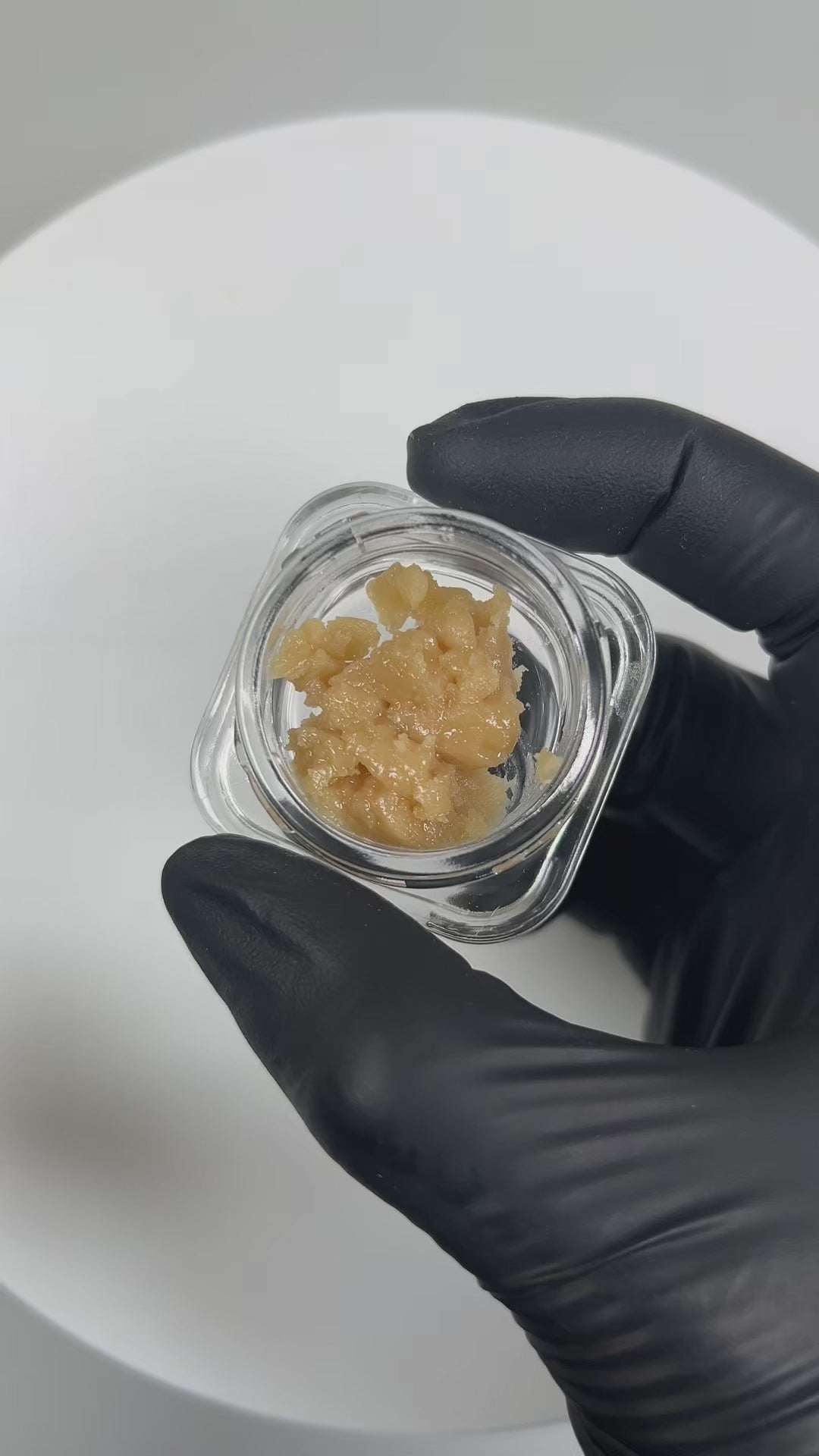 Puffy First Class Funk is an indica-dominant THCa strain with a bold skunky, onion-forward aroma and deep funky undertones. It delivers an uplifting cerebral buzz that eases into smooth, calming body relaxation, leaving you relaxed and at ease.