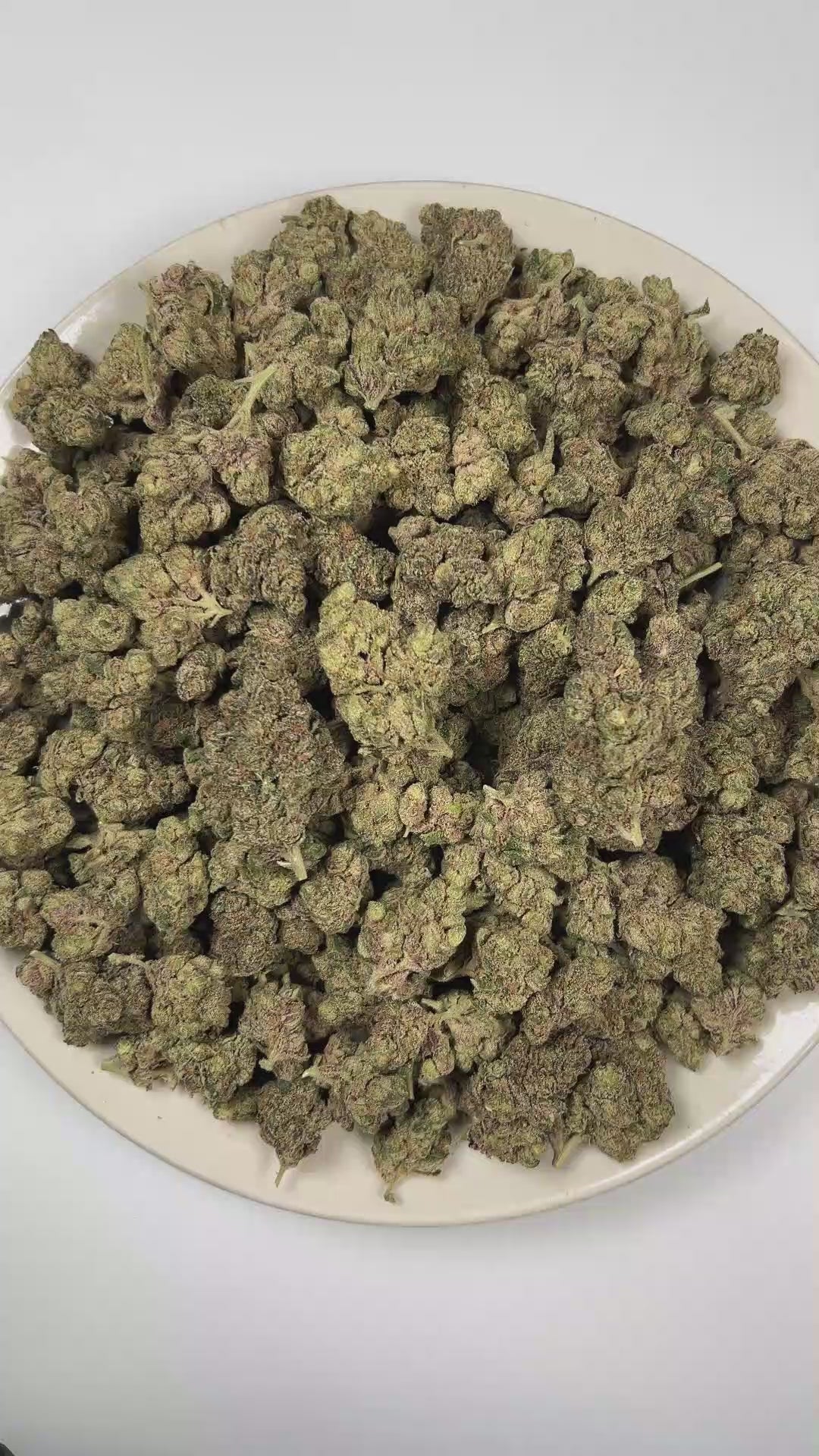 PUFFY Blue Ritz is an indica-dominant hybrid THCa strain emerging from the carefully selected cross of  Blue Candy and R.I.T.Z. The aroma is a rich blend of sweet grape and juicy berries, rounded out by a distinct gassy finish. Visually, dense deep forest green buds with purple hues and fiery orange pistils are coated in sticky trichomes. Consumers often report euphoric and uplifting effects paired with a soothing sense of relaxation. 