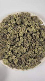 PUFFY Dutch Cookies is a sativa-dominant hybrid THCa strain derived from the skillfully blended cross of Platinum Girl Scout Cookies and Dutch Treat. The aroma is doughy and woody, with a distinct kush backbone that adds depth and earthiness. Visually, dense forest green buds with purple hues and fiery orange pistils are coated in sticky trichomes. Consumers often report an uplifting, euphoric onset with mentally stimulating effects, followed by a gentle light body relaxation that keeps the experience balan