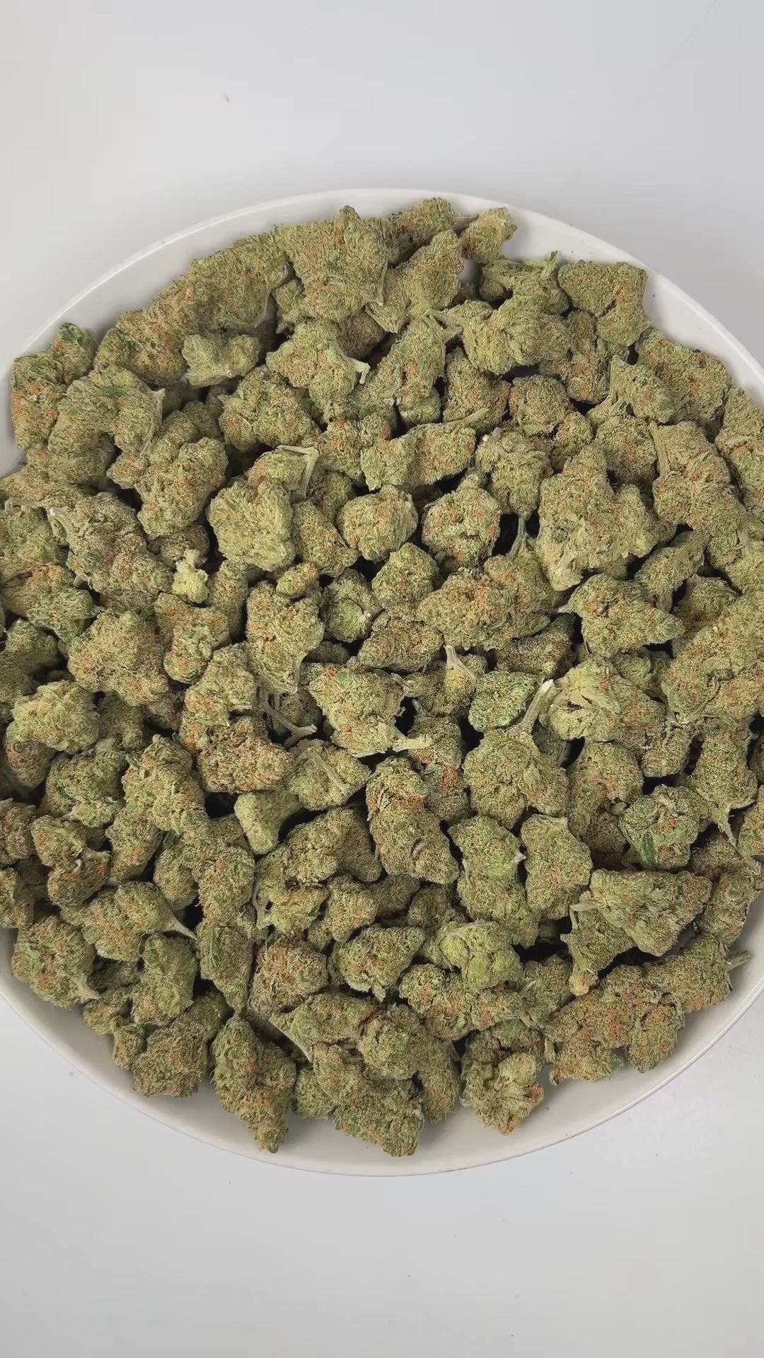 PUFFY Blue Skunk is an indica-dominant hybrid THCa strain, born from the legendary cross of Blueberry and Skunk. The aroma is a bold and memorable blend, with pungent skunky notes, rich cheesy undertones, a funky earthiness, and a subtle hint of sweet blueberries. Visually, buds are dense and frosty, featuring deep green and purple hues with bright orange pistils and a thick coating of sparkling trichomes. Consumers often report a relaxing and euphoric experience accompanied by bursts of laughter, along wit