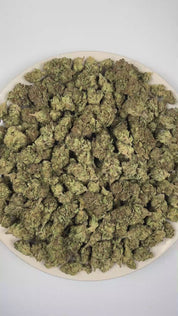 PUFFY Grapelicious is a balanced hybrid THCa strain, shaped through the genetic blending of Mimosa and Miracle Vanilla Frosting. The aroma bursts with sweet ripe grapes layered over bright notes of fresh orange and zesty grapefruit. Visually, dense fresh green buds with purple hues and fiery orange pistils are coated in sticky trichomes. Consumers often report a euphoric and uplifting mood accompanied by greater social engagement and increased conversational flow, complemented by a mild, relaxing sense of e
