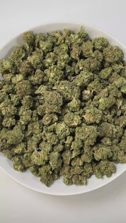 PUFFY Sour Bubbles is a powerhouse pure indica THCa strain from B.O.G. Seeds, born from a hand-picked phenotype of their iconic BOG Bubble. The aroma is a rich blend of earthy and floral notes, layered with a sweet hint of melon. Visually dense, crystal-coated buds in vibrant green, accented with flashes of orange and purple. Consumers describe the experience as deeply relaxing, often melting into a blissful calm that brings gentle tingles, uplifting euphoria, and an easy drift toward restful sleep.
