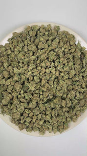 PUFFY The Lime (smalls) is a sativa-dominant hybrid THCa strain created by blending carefully curated genetics of The Original Lemonnade and Cactus Cooler. The aroma opens with a bright burst of zesty lemon, followed by layers of sweet cherry and sugary candy notes. Visually, the buds are dense, with forest green and purple tones, bright orange pistils, and a frosty trichome coating. Consumers often report an uplifting euphoric state accompanied by creative stimulation, enhanced focus, a noticeably improved