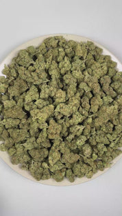 PUFFY Black Runtz is an indica-dominant hybrid THCa strain, born from the renowned cross of ZKZ and Gelato. The aroma is a refreshing blend of peppery spice, earthy herbal notes, and cool mint undertones. Visually, dense green buds with purple hues and fiery orange pistils are coated in sticky trichomes. Consumers often report an initial wave of uplifting euphoria, creativity, and happiness that gradually transitions into deep relaxation and calming physical relief. 
