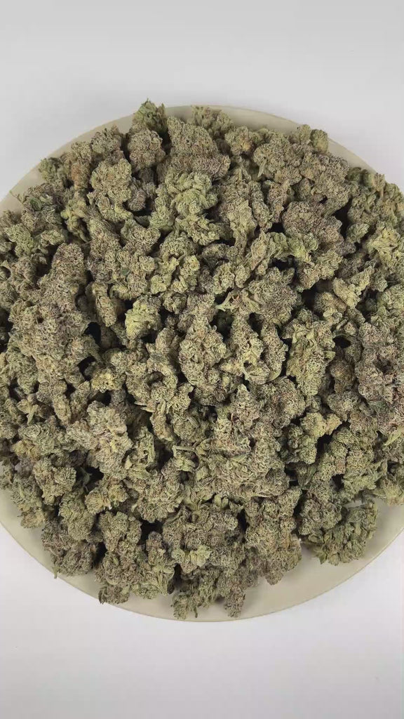PUFFY The Claw is an indica-dominant hybrid THCa strain expertly bred from the powerful pairing of Pre-90 Morning Star and Sin City Kush. The aroma is a bold blend of spicy and herbal notes, finished with a distinct gassy undertone. Visually, dense forest green buds with purple hues and fiery orange pistils are coated in sticky trichomes. Consumers often report feeling euphoric and uplifted, accompanied by a sense of relaxation and calm.
