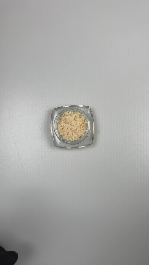 PUFFY THCa Blulato: Extract crumble using butane or liquefied petroleum gas. This type of concentrate is extremely potent, and the crumb-like consistency makes it easy to dose.