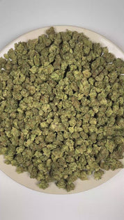 PUFFY Pineapple Gelato (smalls) is a balanced hybrid THCa strain defined by the masterful crossing of Sunset Sherbet and Thin Mint Girl Scout Cookies. The aroma is a creamy and fruity blend with a smooth herbal finish. Visually, dense forest green buds with purple hues and fiery orange pistils are coated in sticky trichomes. Consumers often report feeling euphoric, social, and energized, with a lively sense of positivity and an inspired, creative mindset. 