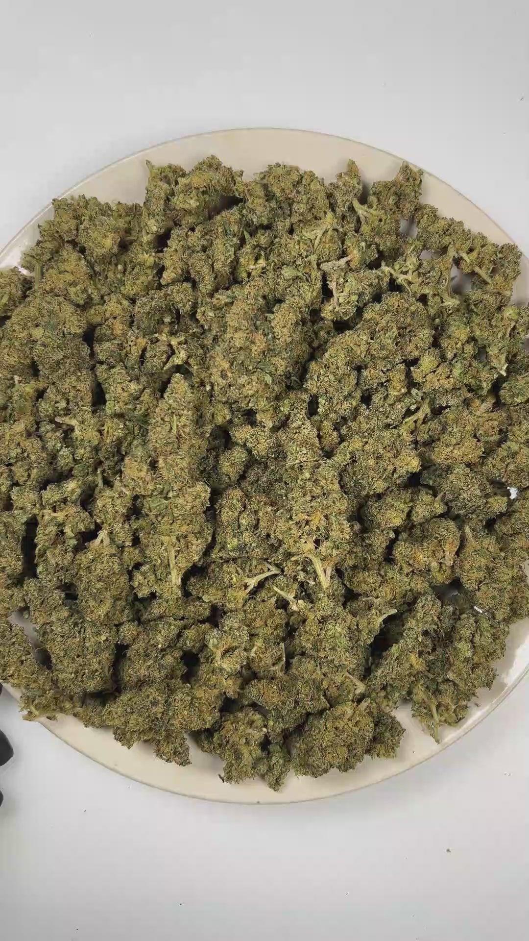 PUFFY Super Lemon Haze is a sativa-dominant hybrid THCa strain crafted through the refined pairing of  Lemon Skunk and Super Silver Haze. The aroma opens with sharp notes of fresh lemons and pungent chemical undertones, finishing with a bright, zesty burst. Visually, dense vivid green buds with purple hues and fiery orange pistils are coated in sticky trichomes. Consumers often report that it provides an energizing boost, elevates mood with a sense of euphoria, and sharpens mental clarity and alertness. 