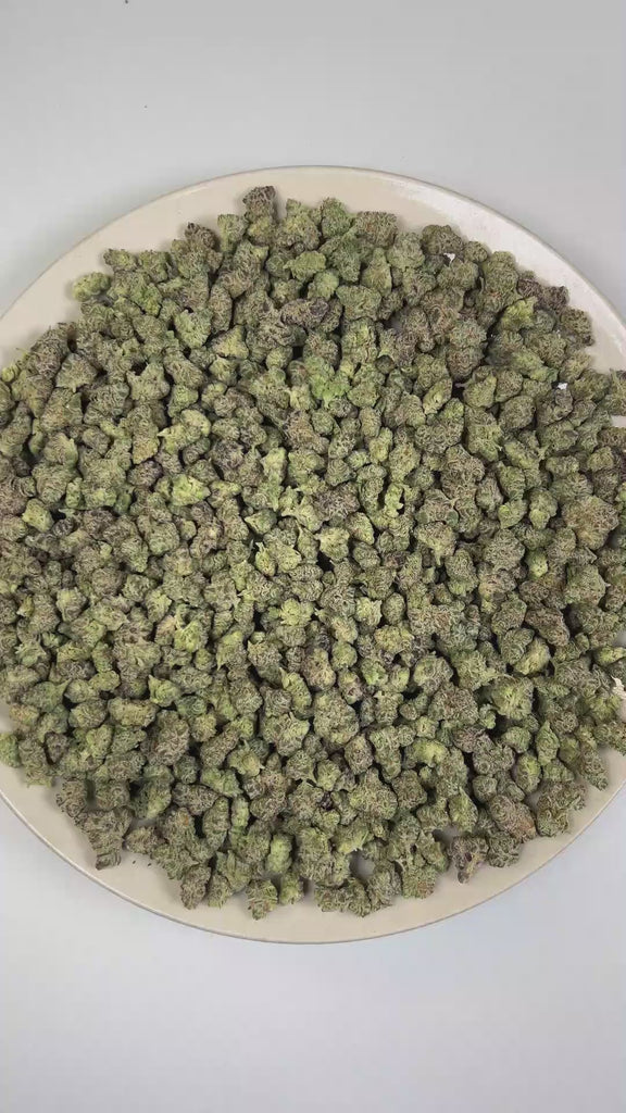 PUFFY Alaskan Ice (smalls) is a sativa-dominant hybrid THCa strain born from the legendary pairing of White Widow and Haze. The aroma features a refreshing blend of sweet melon, earthy pine, and subtle spicy notes. Visually, dense forest green buds with purple hues and fiery orange pistils are coated in sticky trichomes. Consumers often report experiencing a euphoric and uplifted state accompanied by enhanced creativity, energetic motivation, and a focused, clear-minded experience. 