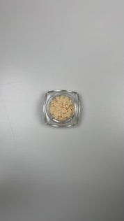PUFFY THCa Super Runtz: Extract crumble using butane or liquefied petroleum gas. This type of concentrate is extremely potent, and the crumb-like consistency makes it easy to dose.