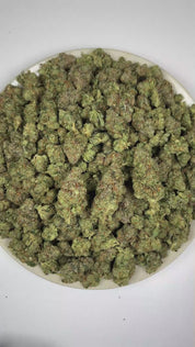 PUFFY King Louis XIII is an indica-dominant hybrid THCa strain, crafted from the legendary lineage of OG Kush × LA Confidential. The aroma is crisp pine layered with subtle herbal notes and a distinctive OG character. Visually, the buds are dense and forest green with bright orange pistils and a sparkling, sticky trichome coat. Consumers often report a smooth sense of euphoria accompanied by clear-headed focus and a soothing sense of relaxation.