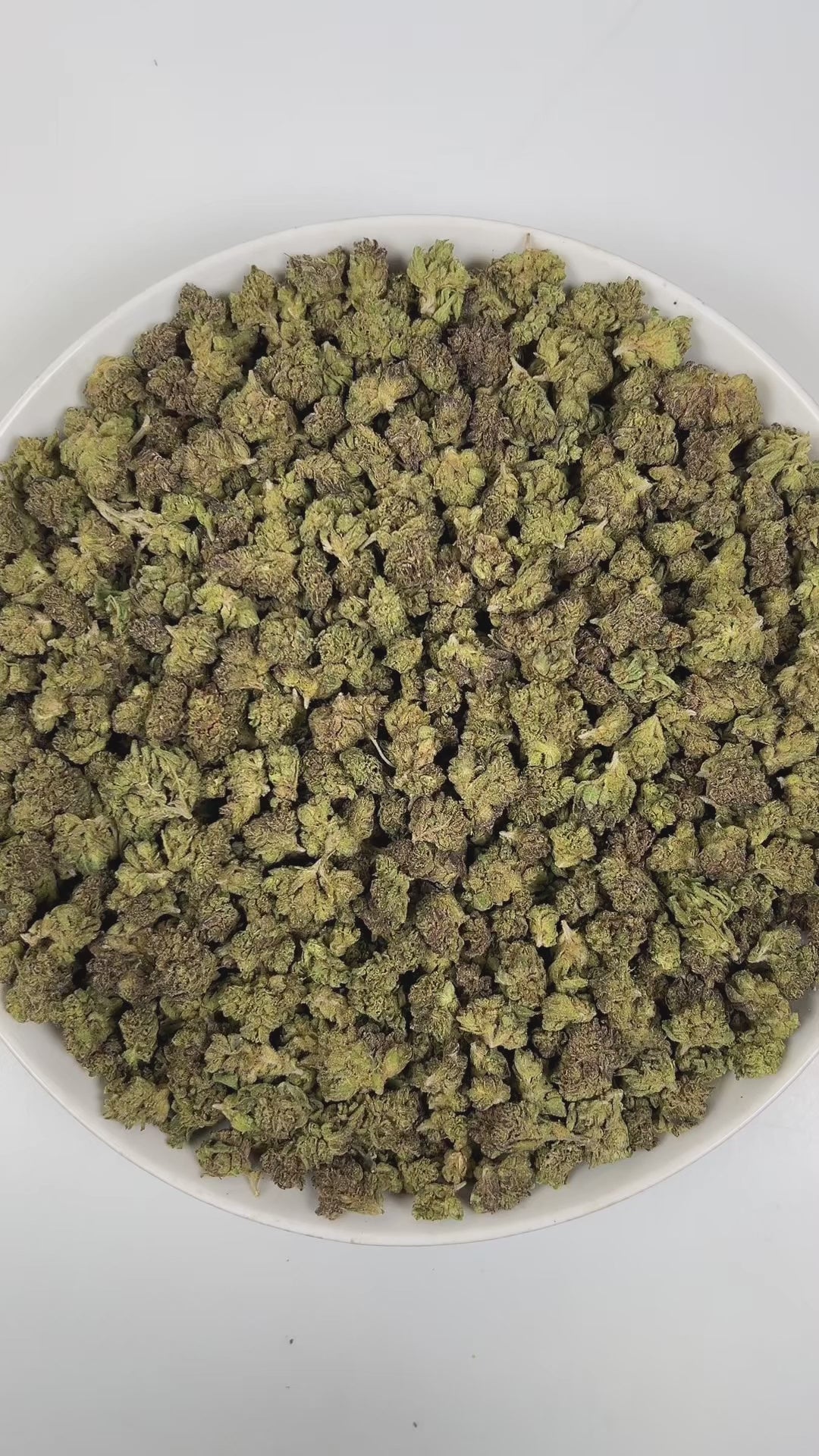 PUFFY Super Sauce (smalls) is a balanced hybrid THCa strain, bred from the iconic pairing of Lemon Cherry Gelato and N.C. Runtz. The aroma is a bold fusion of diesel and sweet melon, layered with a cool, refreshing hint of menthol. Visually, dense green buds with purple hues and fiery orange pistils are coated in sticky trichomes. Consumers often report an initial wave of euphoric, mood-lifting clarity with a subtle spark of energy and creativity, followed by full-body calm.